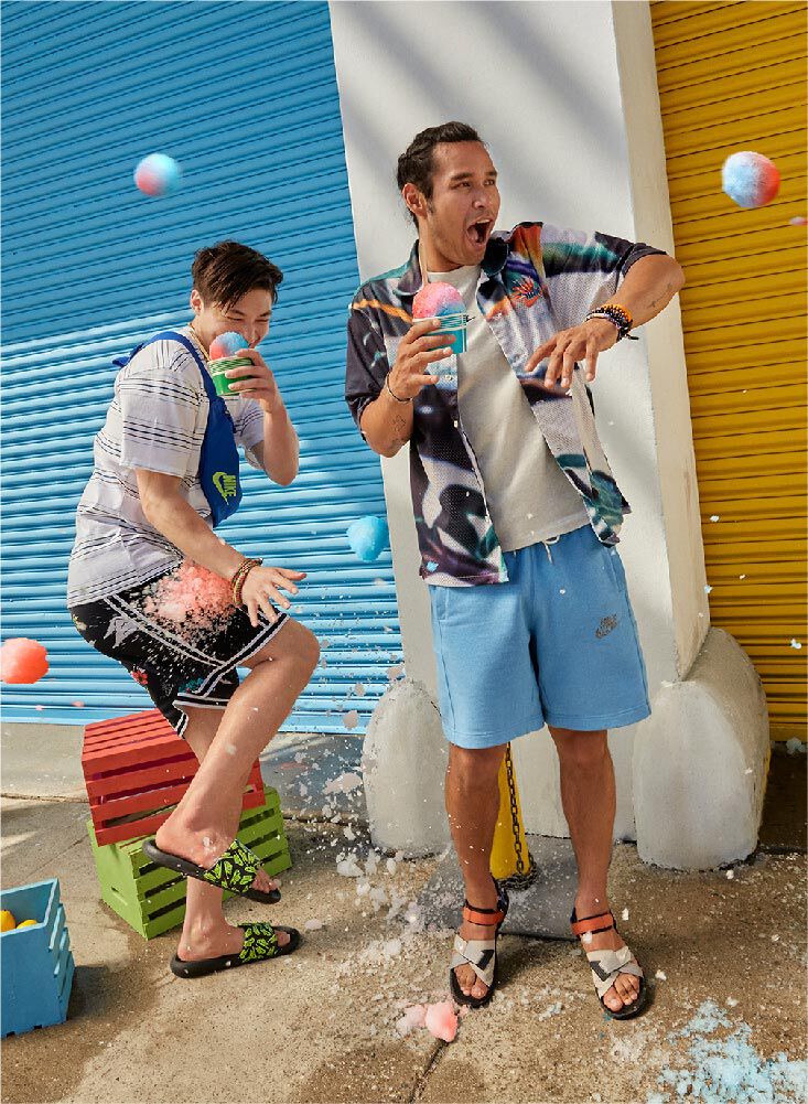 chicos jugando carnavales nike