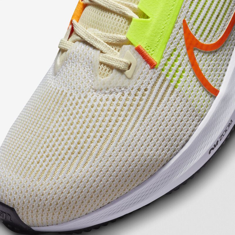 Nike Pegasus 40, Blanco/Leche de coco/Voltio/Multicolor, hi-res