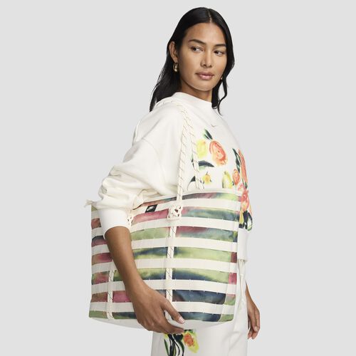 Nike Sportswear Women's Artist Collection