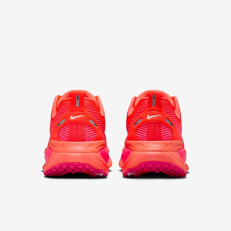 Nike Vomero 18, Carmesí brillante/Hyper Pink/Pink Foam/Blanco, hi-res