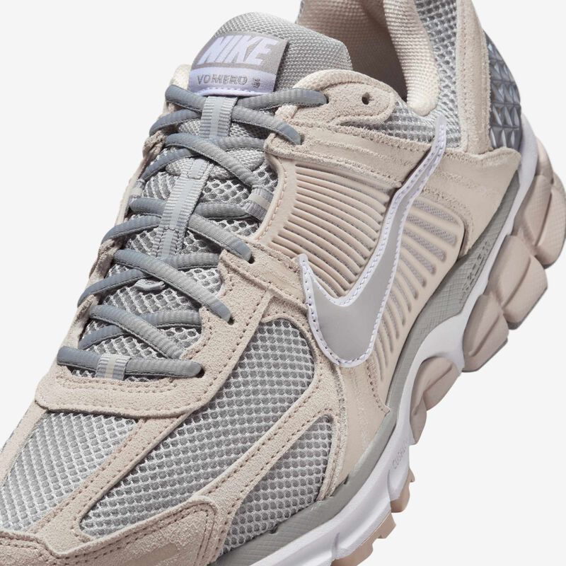 Nike Zoom Vomero 5, Marrón Orewood Claro/Blanco/Platino Metalizado/Gris Humo Claro, hi-res