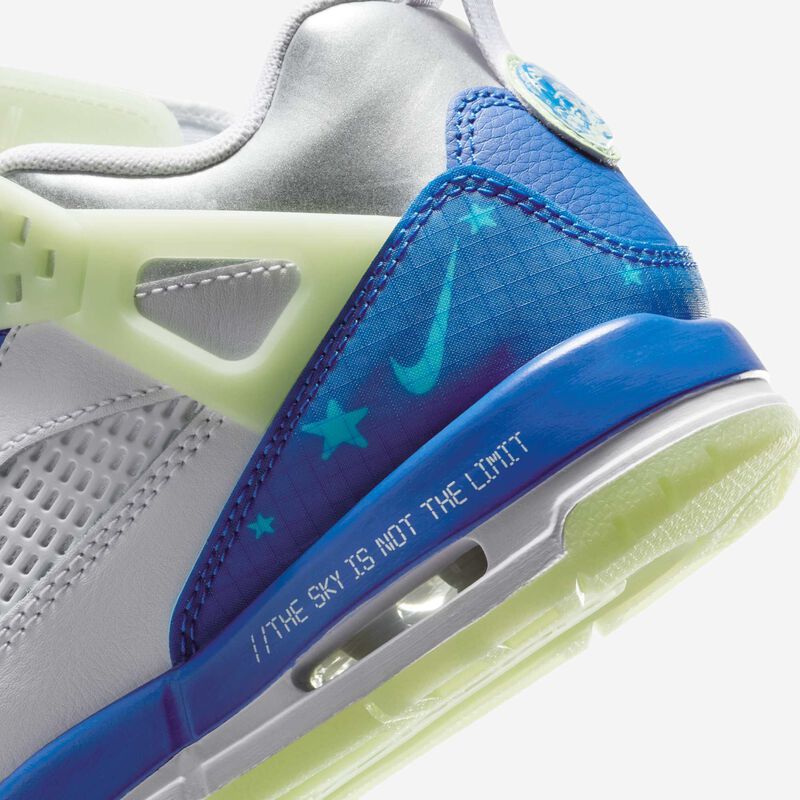 Jordan Spizike Low Sneaker School, Blanco/Volt Tinte/Plata Metalizado/Hiper Royal, hi-res
