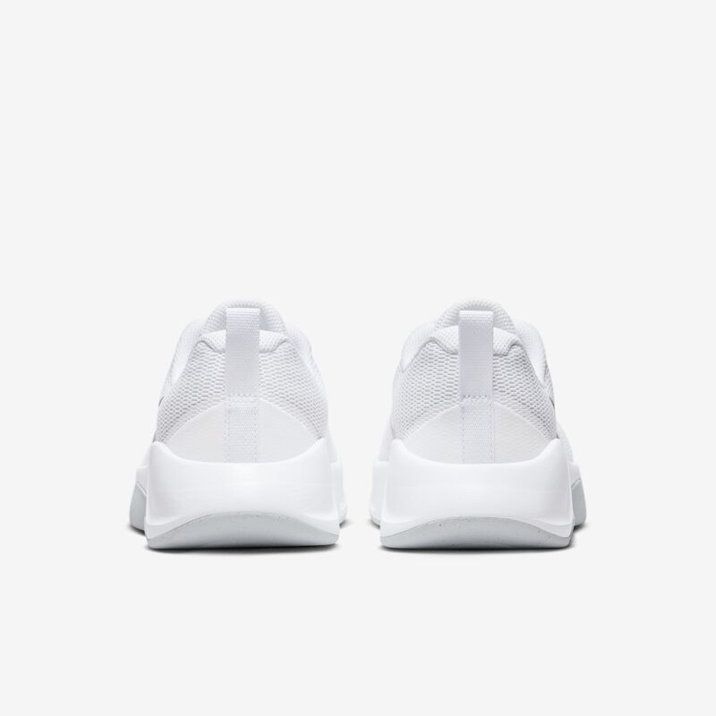 Nike MC Trainer 3, Blanco/Polvo Fotón/Platino Metalizado, hi-res