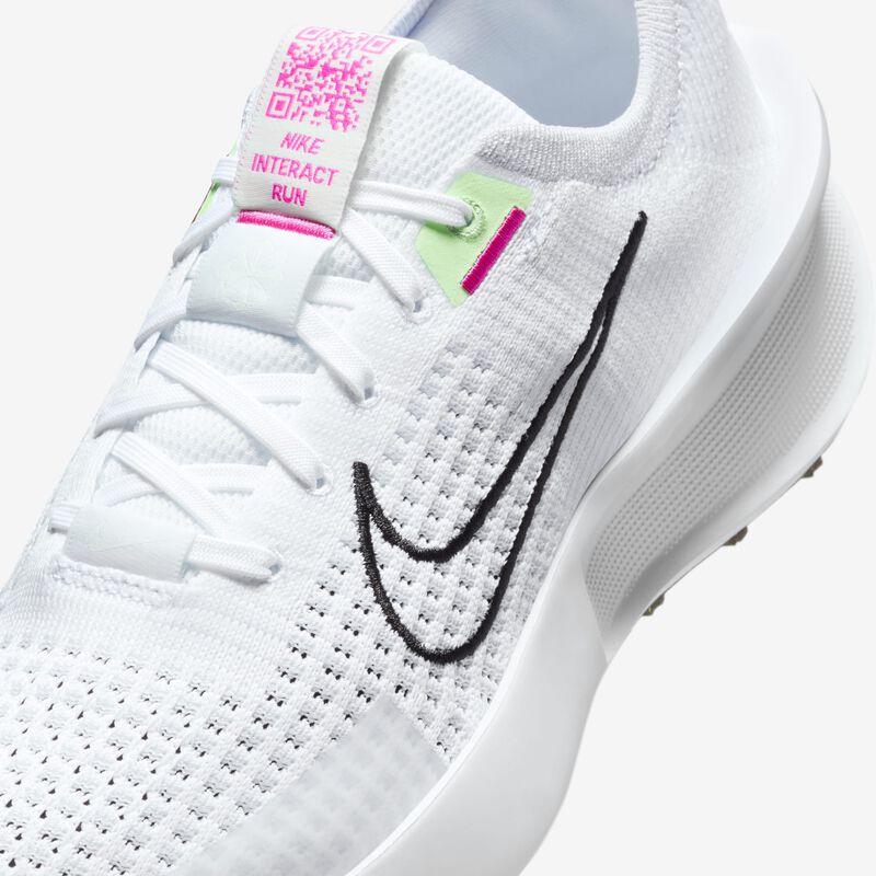 Nike Interact Run, Blanco/Gris Fútbol/Verde Vapor/Negro, hi-res