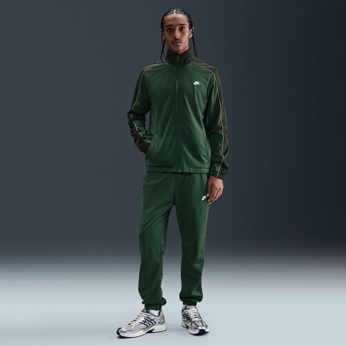 Nike Sportswear Club
