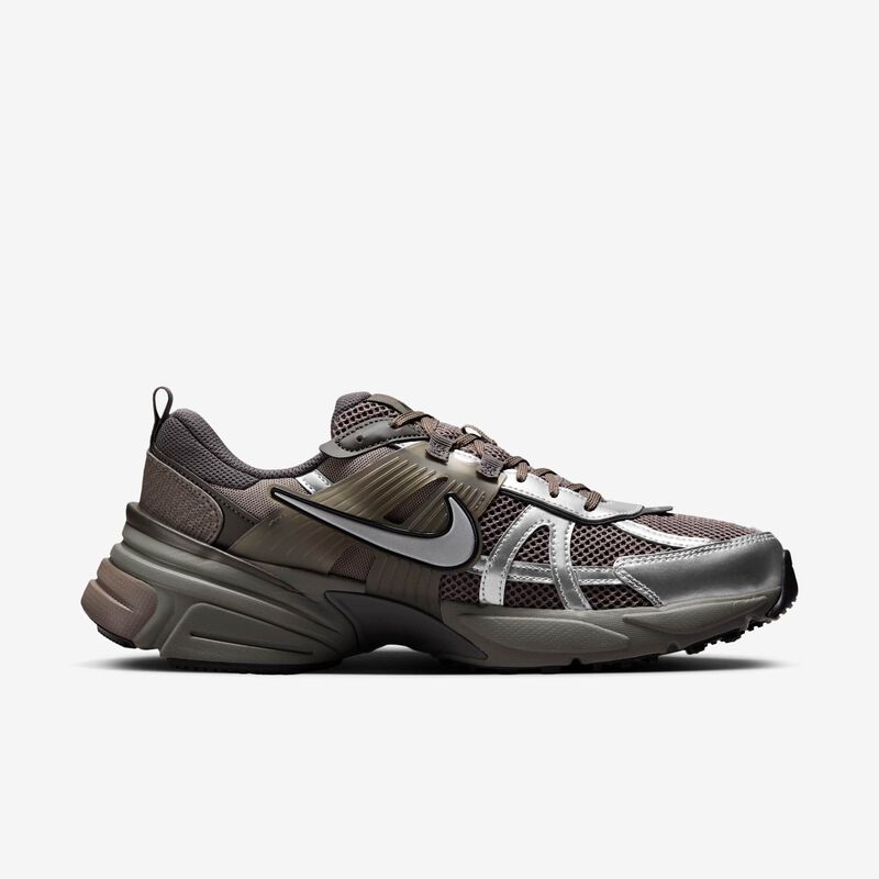 Nike V2K Run, Cueva/Peltre Liso/Ceniza Medio/Plata Metalizado, hi-res