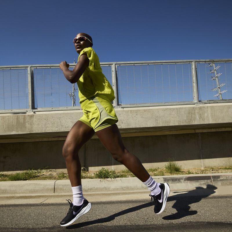 Nike Revolution 7, Negro/Lila Bloom-Blanco-Amanecer, hi-res