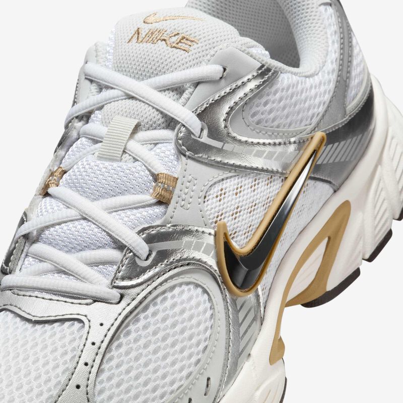 Nike V5 RNR, Blanco/Beige Paracaídas/Peltre Metalizado/Ceniza Medio, hi-res