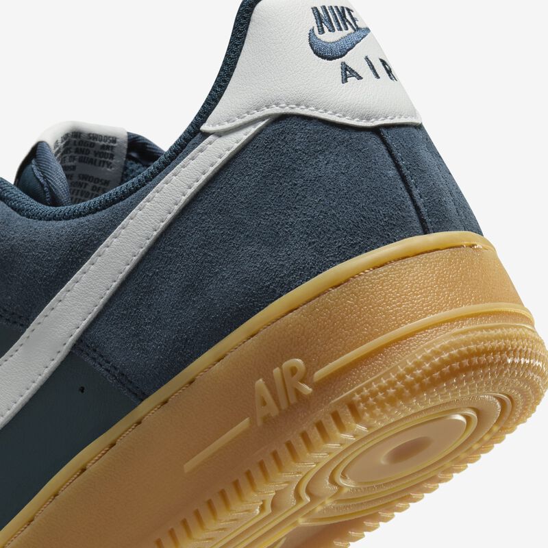 Nike Air Force 1 '07 LV8, Azul Marino Armero/Blanco Cumbre-Marrón Claro Goma, hi-res