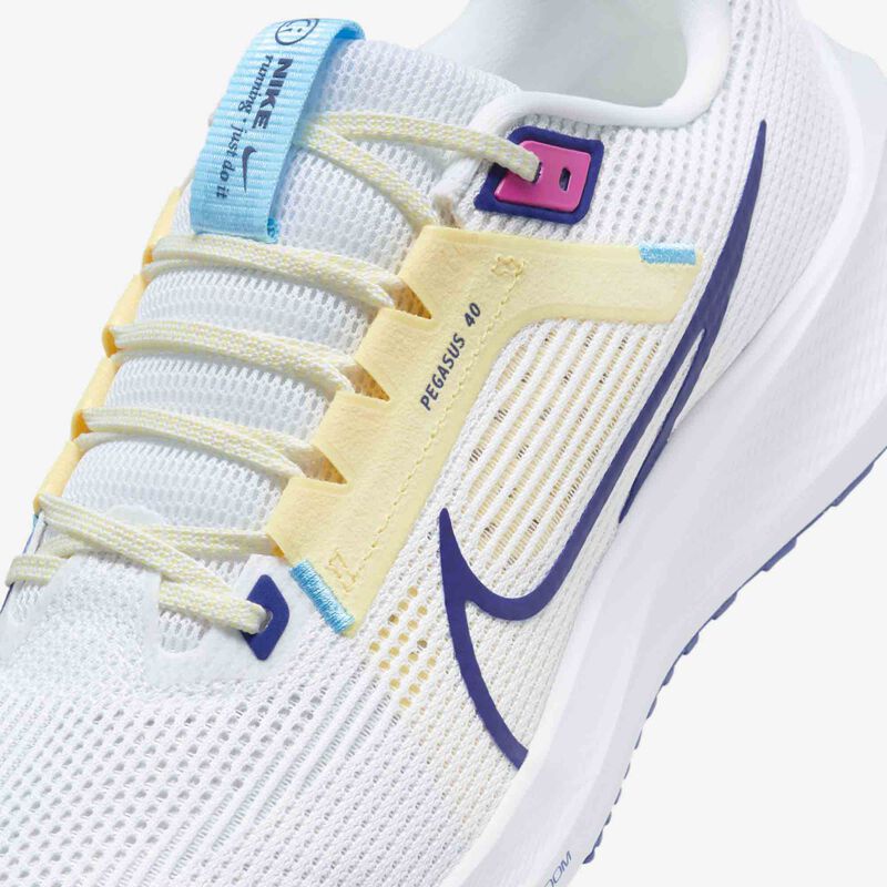 Nike Pegasus 40, Blanco/Polvo de Fotón/Rosa Intenso/Hiper Azul Profundo, hi-res