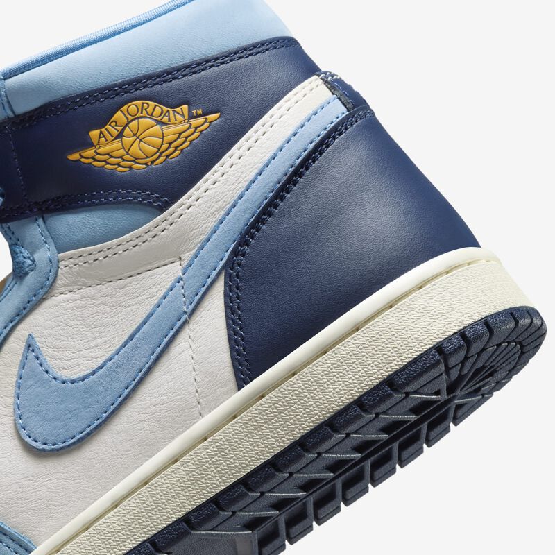 Air Jordan 1 Retro High OG, Azul universitario/Vela/Azul marino medianoche/Oro universitario, hi-res
