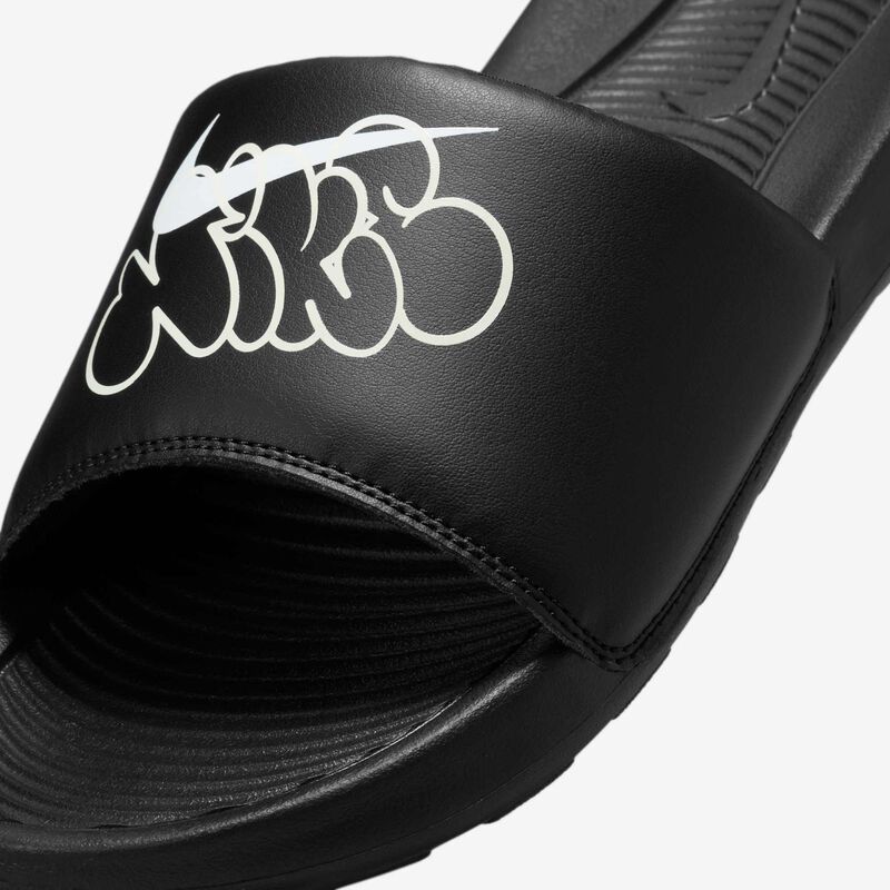 Nike Victori One, Negro/Vela/Blanco, hi-res