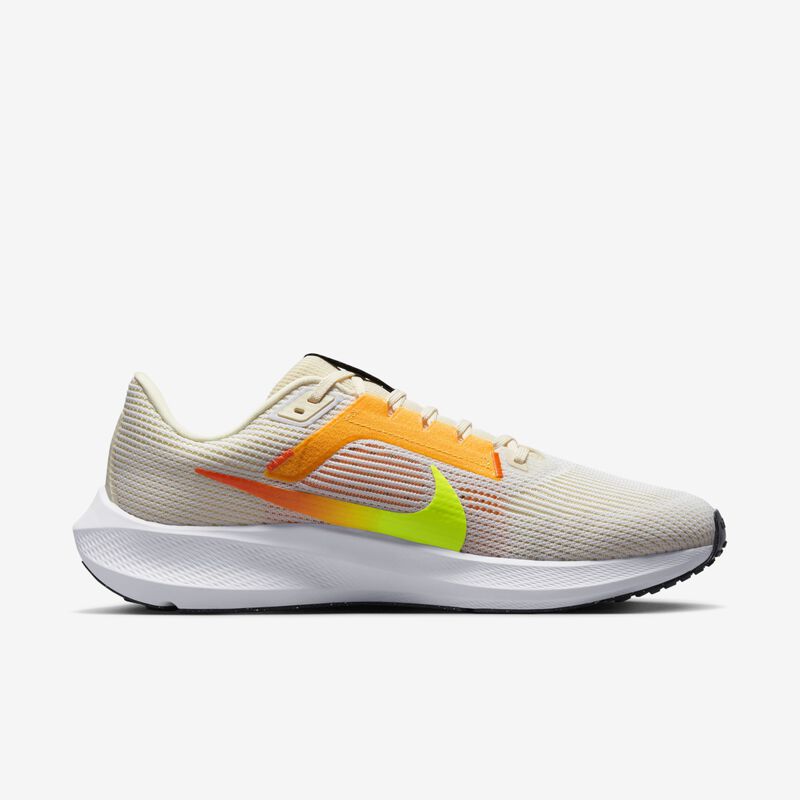 Nike Pegasus 40, Blanco/Leche de coco/Voltio/Multicolor, hi-res