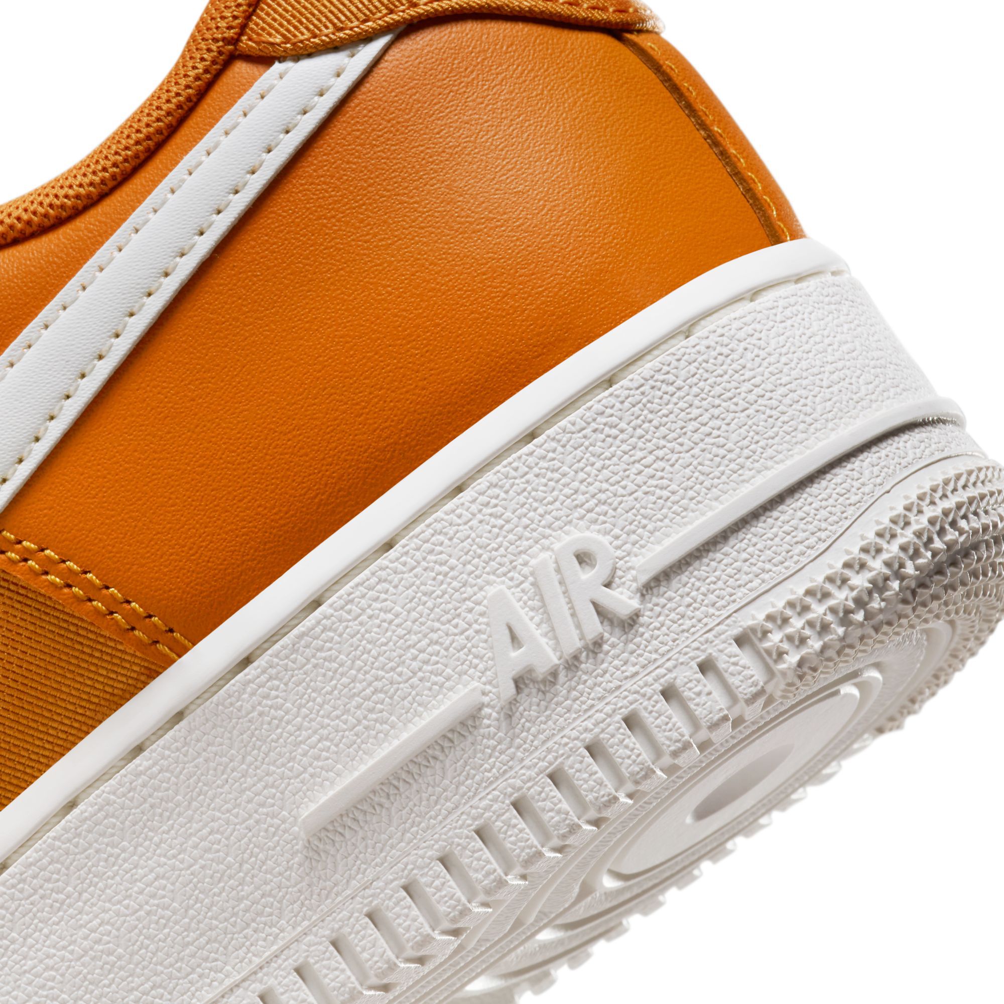 Compra Nike Air Force 1 07 LV8 por PEN 669.90 Nike Per