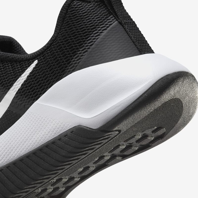 Nike MC Trainer 3, Negro/Blanco, hi-res