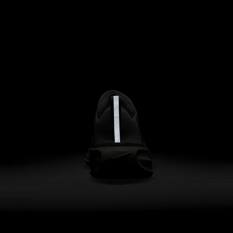 Nike Invincible 3, Cumbre Blanca/Negra-Vela-Leche De Coco, hi-res