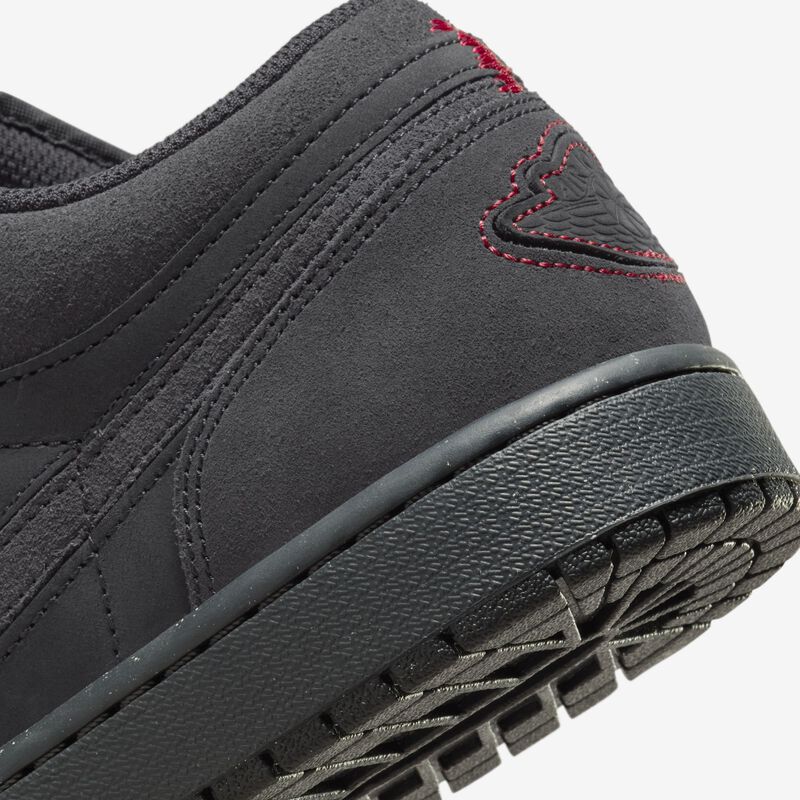 Air Jordan 1 Low SE Craft, Gris ahumado oscuro/Negro-Rojo Varsity, hi-res