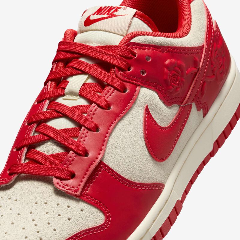 Nike Dunk Low, Leche De Coco/Marfil Pálido/Negro/Rojo Universitario, hi-res