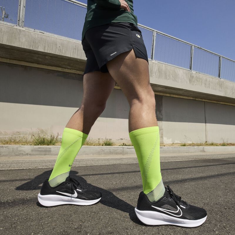 Nike Downshifter 13, Negro/Gris Ahumado Oscuro/Blanco, hi-res