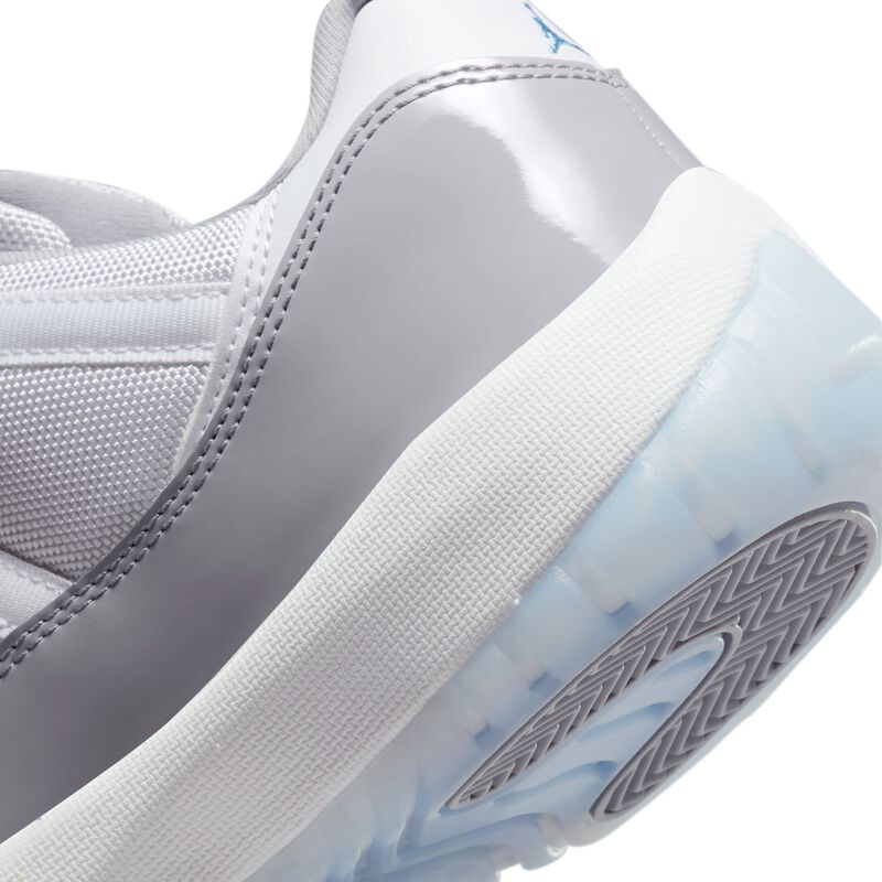 Air Jordan 11 Retro Low, Blanco/Gris cemento/Azul Universitario, hi-res