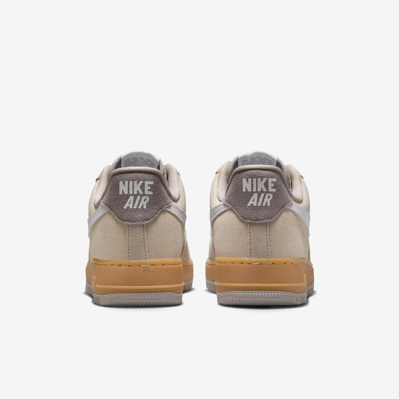 Nike Air Force 1 ’07, Caqui Claro/Amarillo Goma/Gris Universitario/Blanco, hi-res