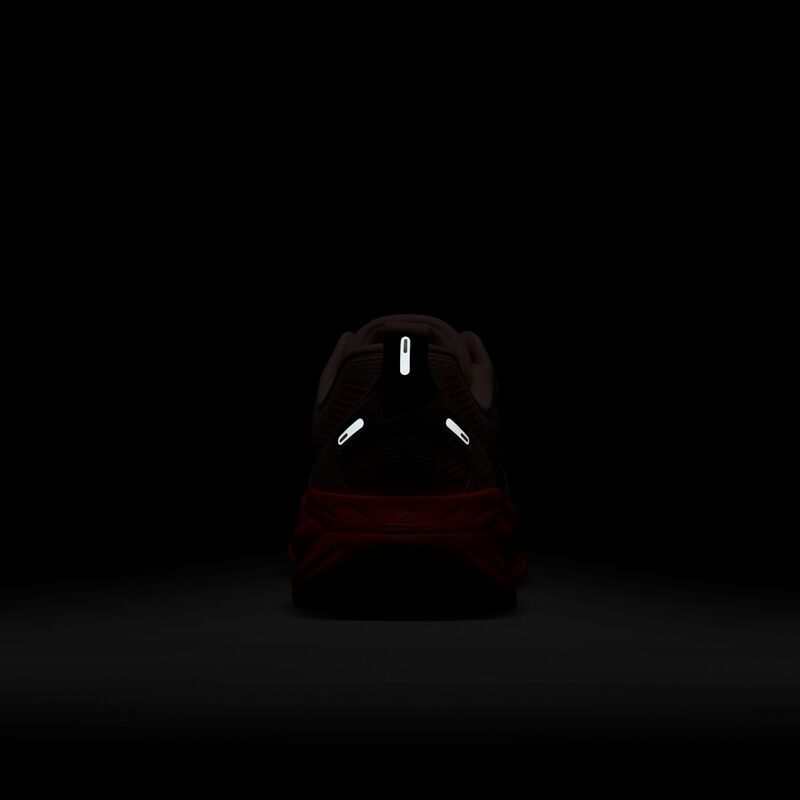 Nike Vomero 18, Atmósfera/Carmesí Brillante/Carmesí Felicidad/Negro, hi-res