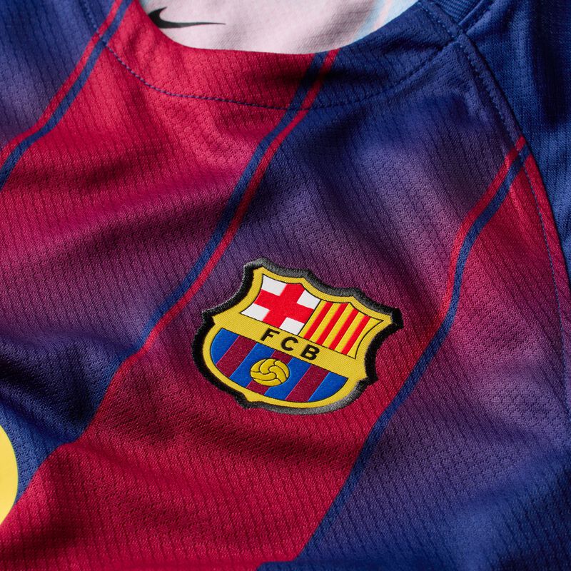 Primera equipación Stadium FC Barcelona 2025/26, Azul Real Profundo/Azul Real Profundo/Rojo Noble/(Oro Del Medio Oeste), hi-res