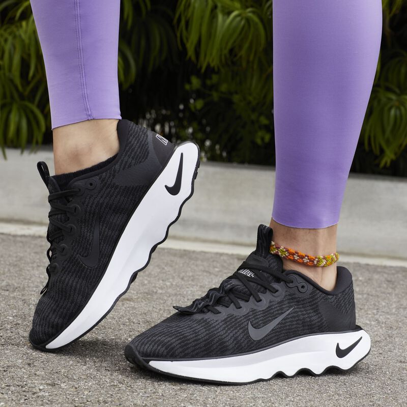 Nike Motiva, Negro/Negro-Antracita-Blanco, hi-res
