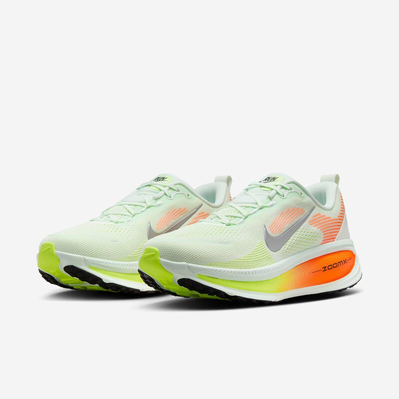 Nike Vomero 18, Verde pálido/Hipercarmesí/Voltio pálido/Plata metalizado, hi-res