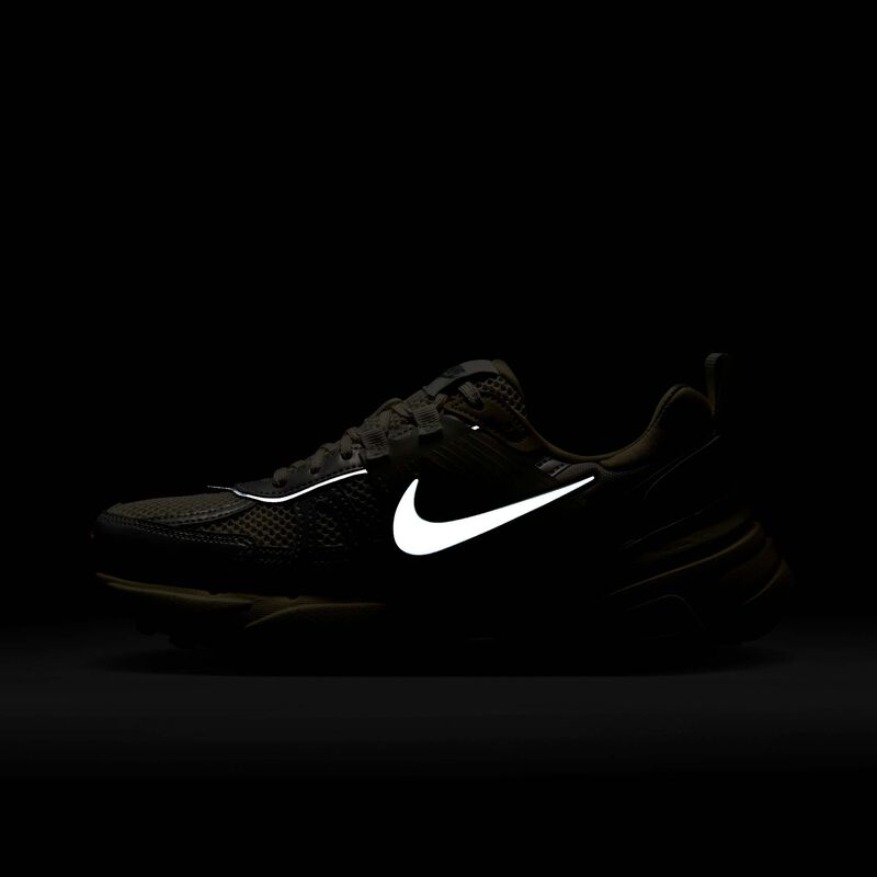 Nike V2K Run, Vela/Caqui Claro/Gris Humo Claro/Vela, hi-res