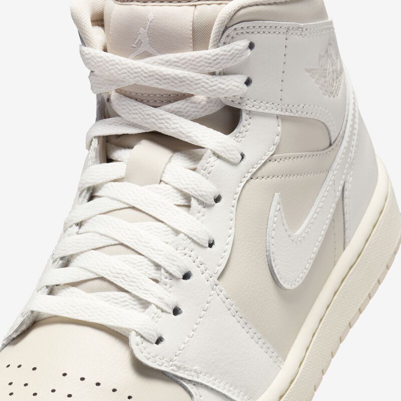 Air Jordan 1 Mid, Blanco/Rojo Fuego/Gris Cemento/Negro, hi-res