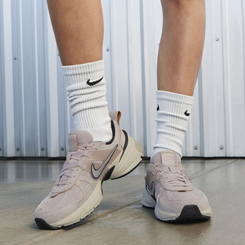 Nike V2K Run, Violeta Platino/Hueso Claro/Negro/Cromo, hi-res