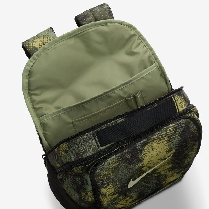 Nike Brasilia, Verde Aceite/Negro/Leche De Coco, hi-res