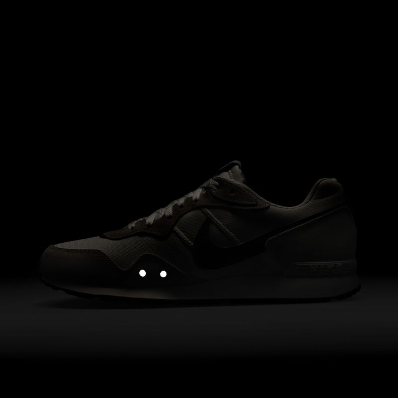 Nike Venture Runner, Blanco Cumbre/Negro/Blanco/Oliva Medio, hi-res