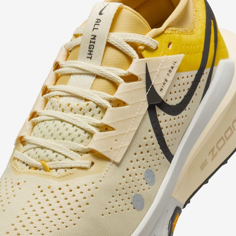 Nike Zegama Trail 2, Alabastro/Relámpago/Oro Saturno/Ceniza Medio, hi-res