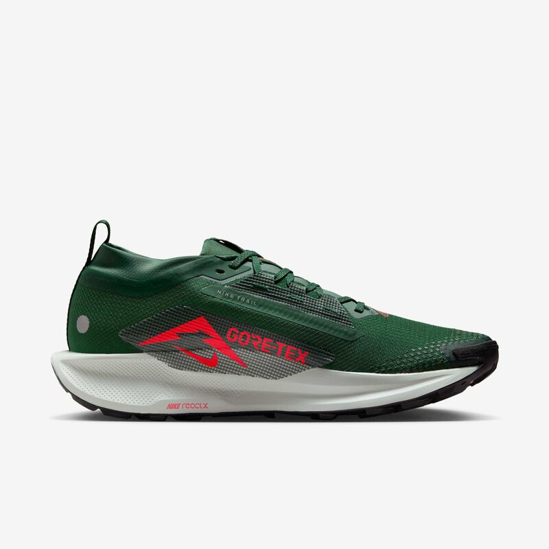 Nike Pegasus Trail 5 GORE-TEX, Abeto/Verde arcilla/Ocre del desierto/Carmesí brillante, hi-res