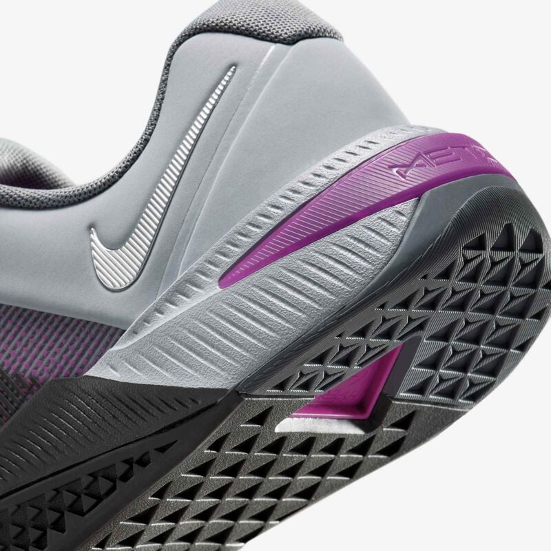 Nike Metcon 10, Gris Lobo/Ceniza Medio/Púrpura Vivo/Plata metalizado, hi-res
