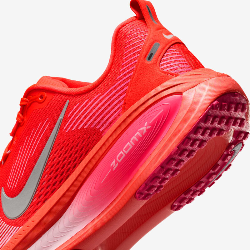 Nike Vomero 18, Carmesí brillante/Hyper Pink/Pink Foam/Blanco, hi-res