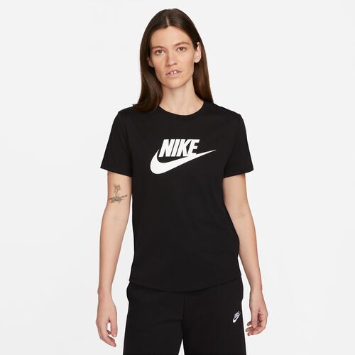 Nike Sportswear Essentials
