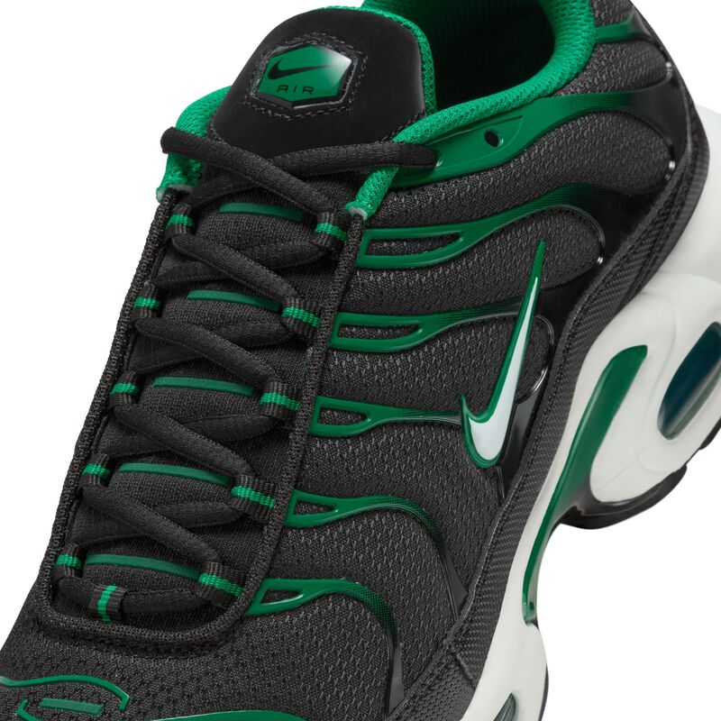 Nike Air Max Plus, Negro/Malaquita/Goma Marrón Claro/Blanco, hi-res
