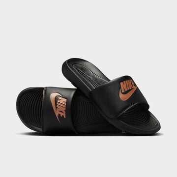 Nike Victori One, Negro/Rojo Metalico Bronce-Negro, hi-res