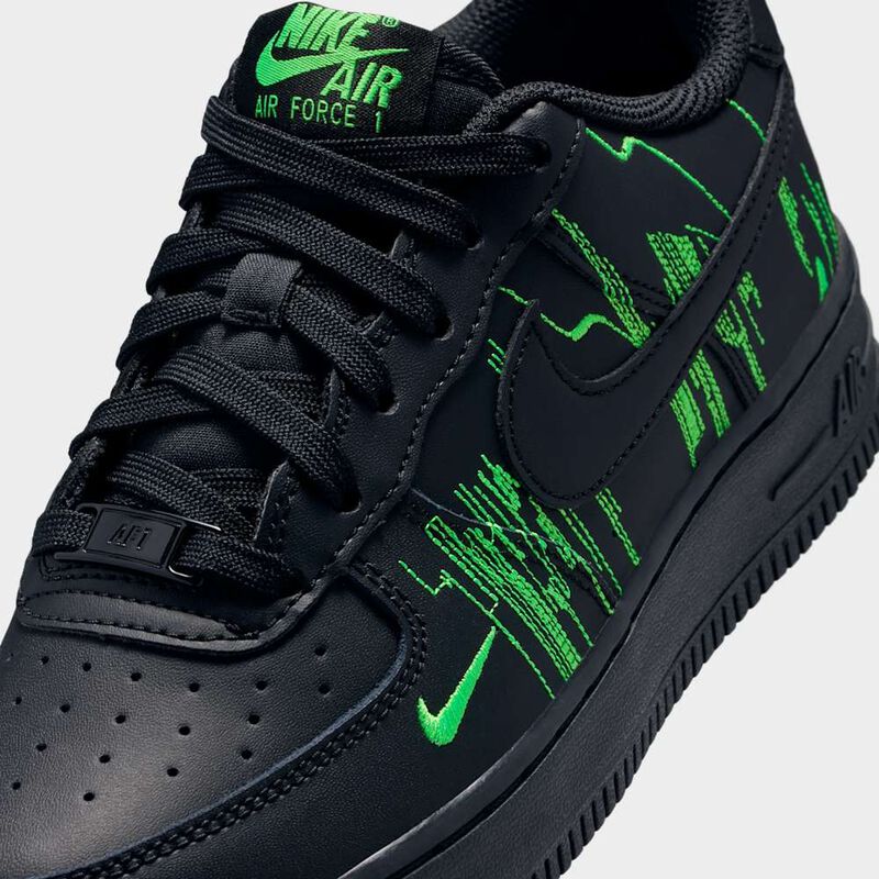Nike Air Force 1 Lv8 4, Negro/Negro-Verde Strike-Morado v&iacute;vido, hi-res