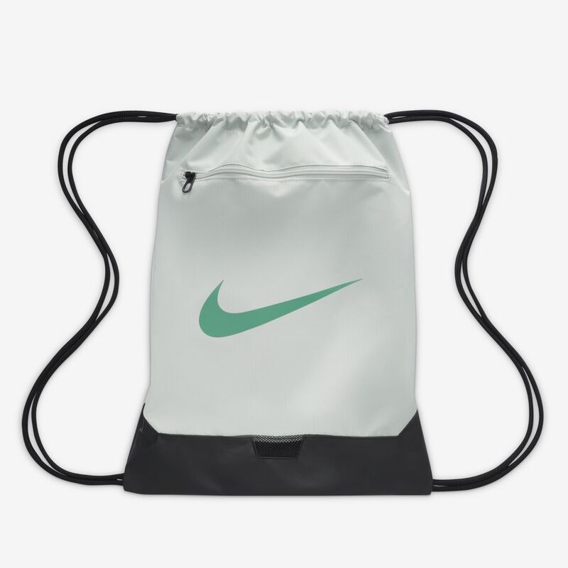 Nike Brasilia 9.5, Plata Claro/Negro/Verde Estadio, hi-res