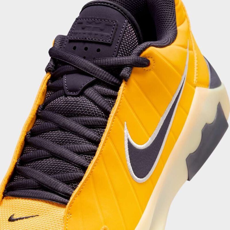 Zapatilla LeBron Witness&nbsp;9, Amarillo, hi-res