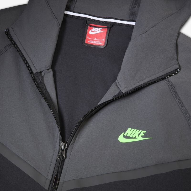 Nike Tech Windrunner, Negro/Antracita/Verde Strike, hi-res