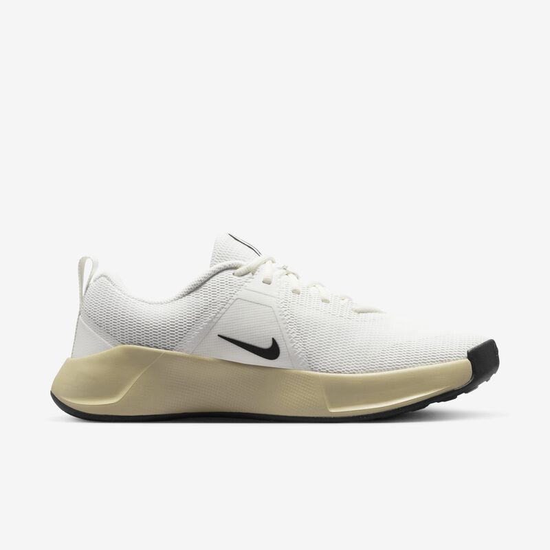 Nike MC Trainer 3, Vela/Equipo Negro-Oro-Blanco, hi-res