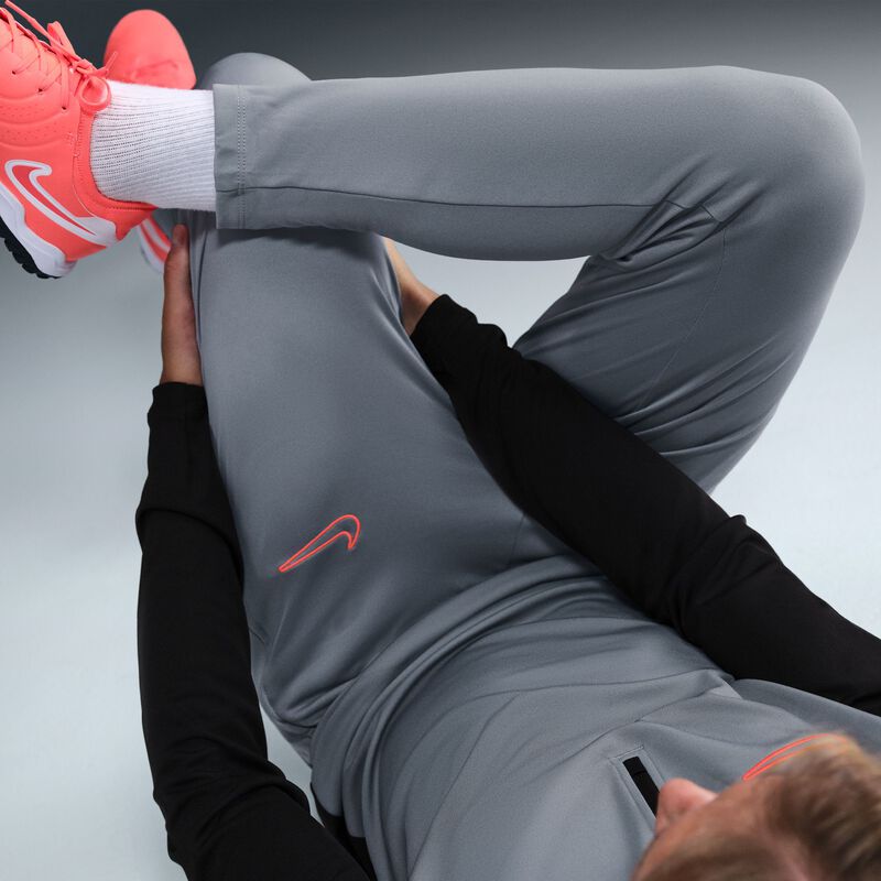 Nike Academy, Gris Frío/Gris Frío/Carmesí brillante, hi-res
