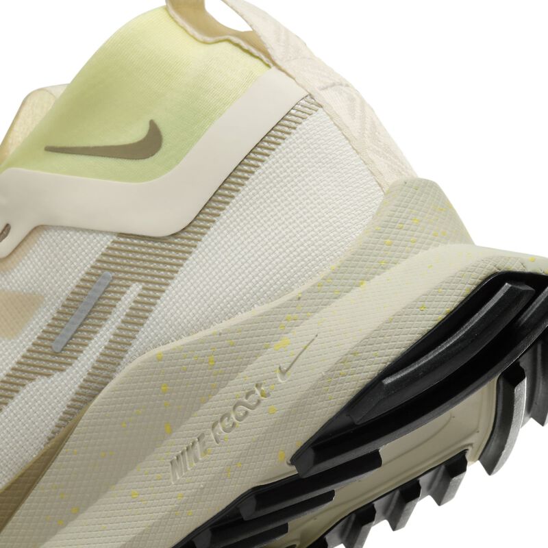 Nike Pegasus Trail 4 GORE-TEX, Marfil pálido/Verde luminoso/Alto voltaje/Oliva neutro, hi-res