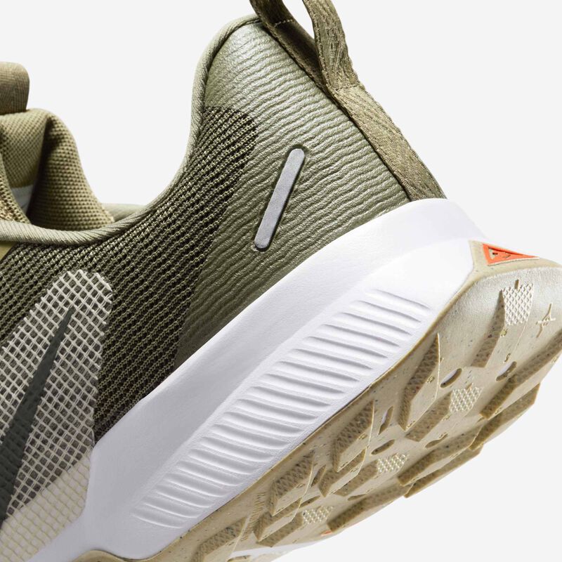 Nike Juniper Trail 3, Oliva Medio/Caqui Desierto/Blanco/Secuoya, hi-res