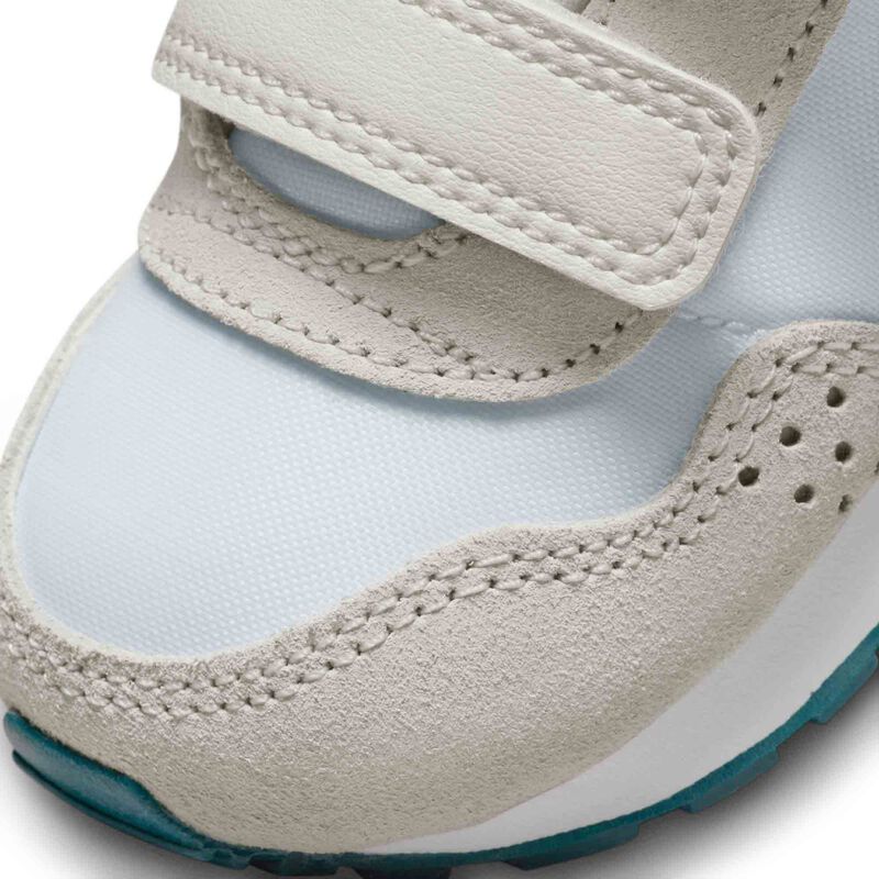 Nike MD Valiant, Blanco cumbre/Blanco/Verde azulado geoda/Rosa hechizo, hi-res